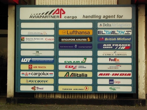 Click to begin slideshow avia01.jpg