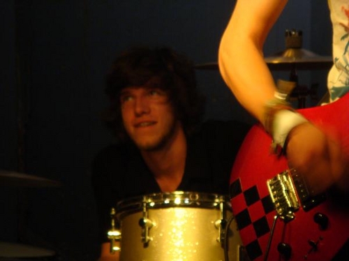 Click to begin slideshow b3.jpg