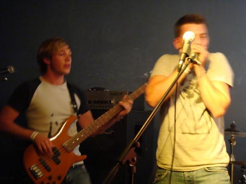 Click to begin slideshow b4.jpg