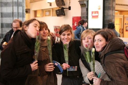 Click to begin slideshow blijebloemen_gent_035.jpg