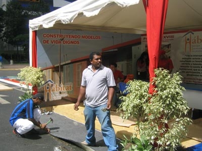 Click to begin slideshow bouwenn.jpg