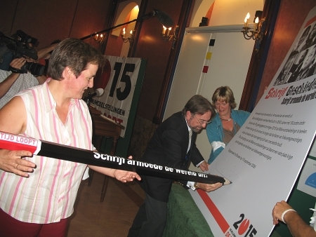 Click to begin slideshow broederlijkdelen 064decrootekent.jpg