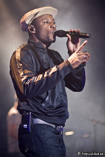 Click to begin slideshow couleurcafe_mcsolaar_resize.jpg