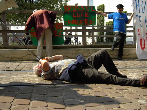 Click to begin slideshow dak-pastor-on-tramrails.jpg