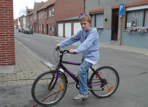 do-jongen-op-de-velo-9.gif