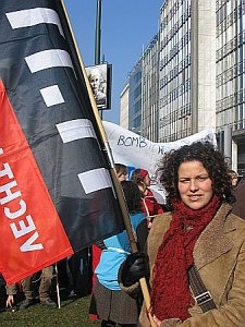 Click to begin slideshow elfelfelf2.jpg