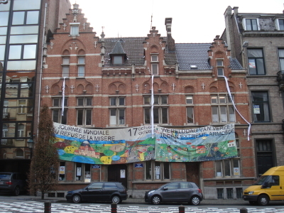 Click to begin slideshow foto8.jpg