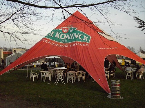 grote tent.JPG