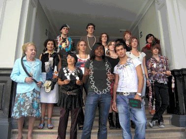 Click to begin slideshow halssieraden.gif