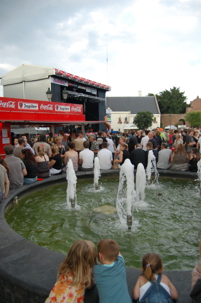 Click to begin slideshow hee_indymedia_072009_016.jpg