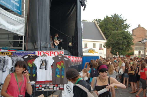 Click to begin slideshow hee_indymedia_072009_018.jpg