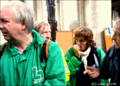 Click to begin slideshow hongerstaking 01-border.jpg