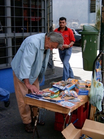 Click to begin slideshow informeel.jpg