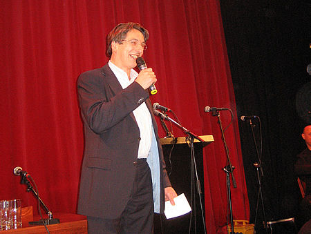 Click to begin slideshow max.jpg