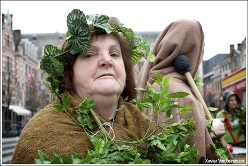 Click to begin slideshow murgaattackXAVIERVANKEIRSBULCK4.jpg