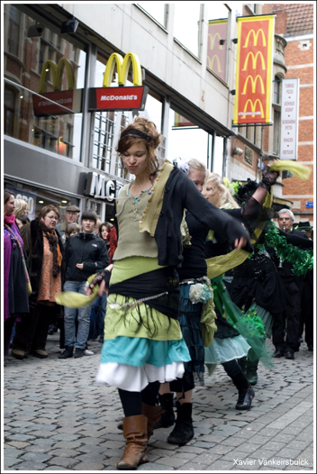 Click to begin slideshow murgaattackXAVIERVANKEIRSBULCK5.jpg