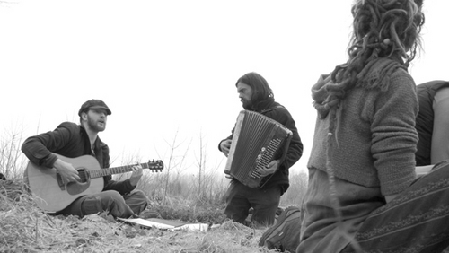 Click to begin slideshow muziek.jpg