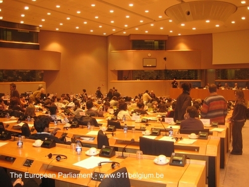 Click to begin slideshow room1.jpg