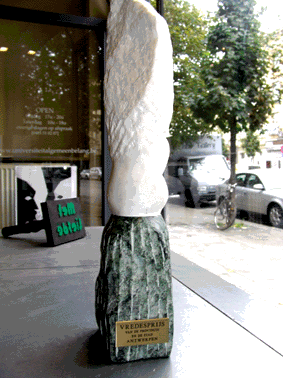 Click to begin slideshow vredesprijs1.gif