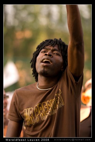 Click to begin slideshow wereldfeest3105080221.jpg